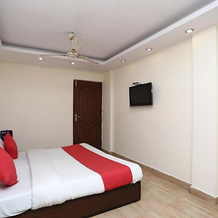 Oyo 4956 Hotel Maharaja Palace Kanpur Dış mekan fotoğraf