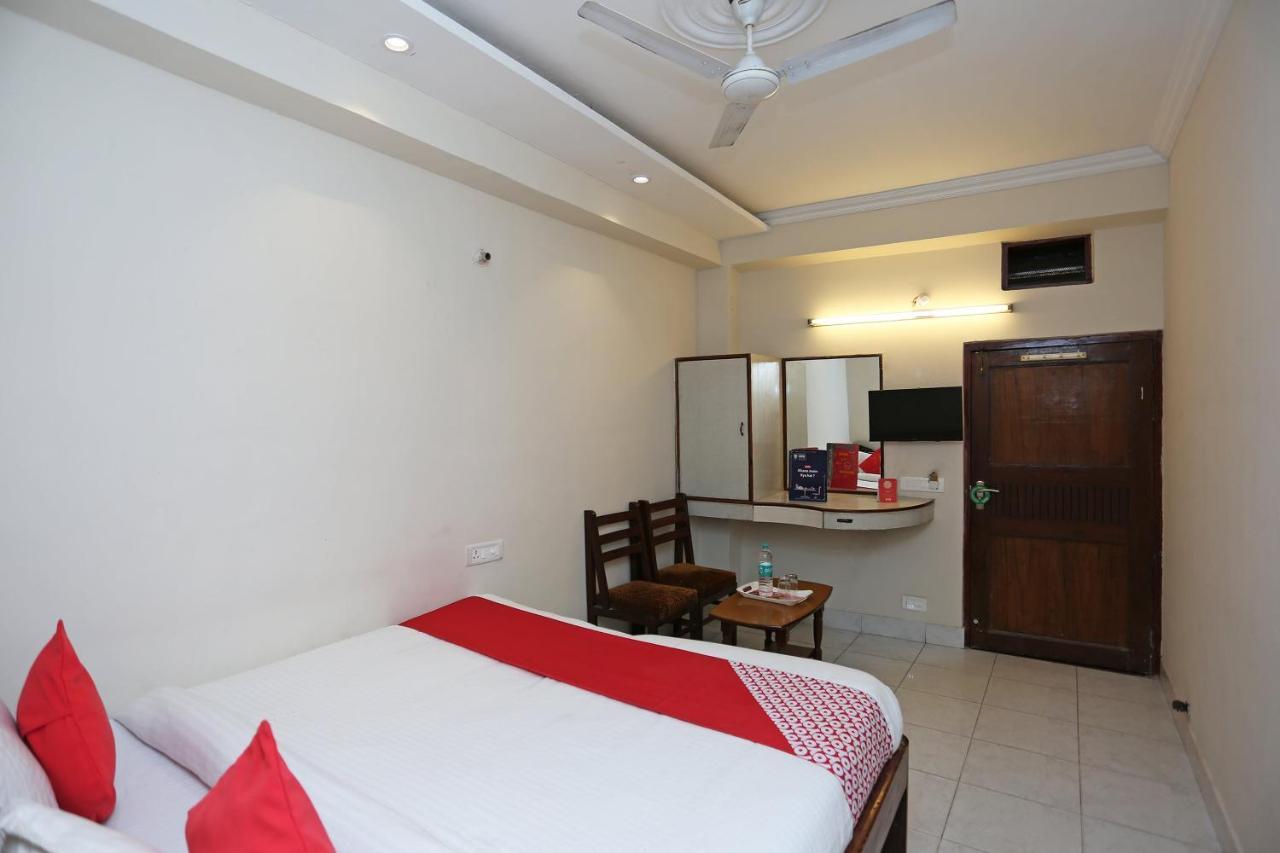 Oyo 4956 Hotel Maharaja Palace Kanpur Dış mekan fotoğraf