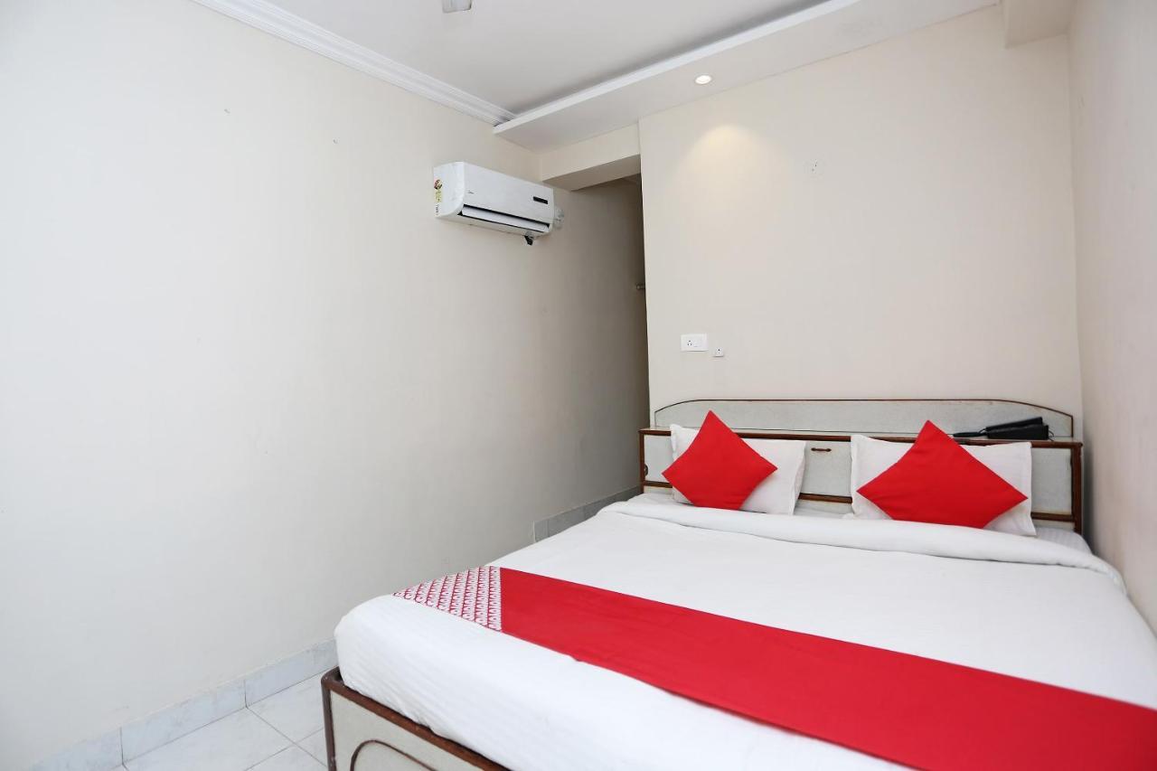 Oyo 4956 Hotel Maharaja Palace Kanpur Dış mekan fotoğraf
