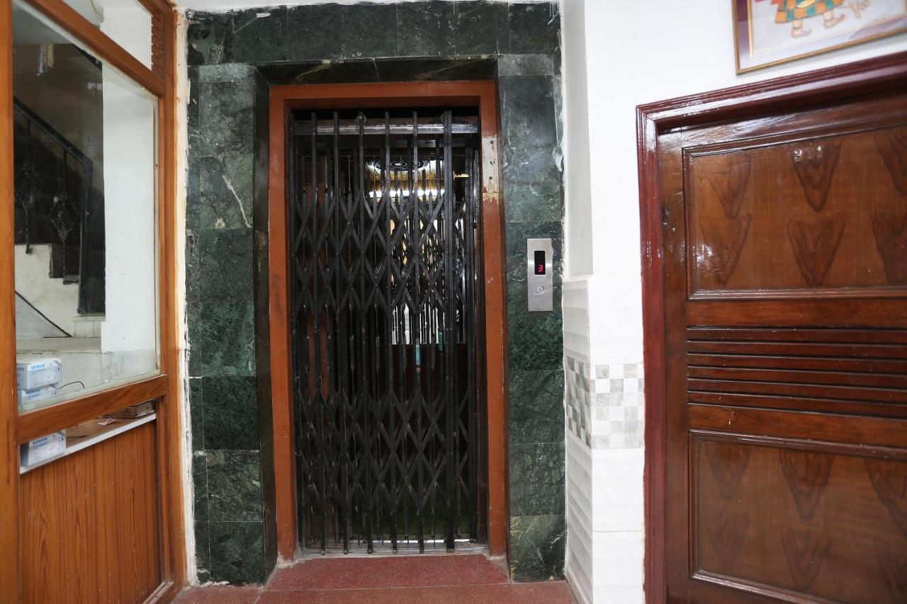 Oyo 4956 Hotel Maharaja Palace Kanpur Dış mekan fotoğraf