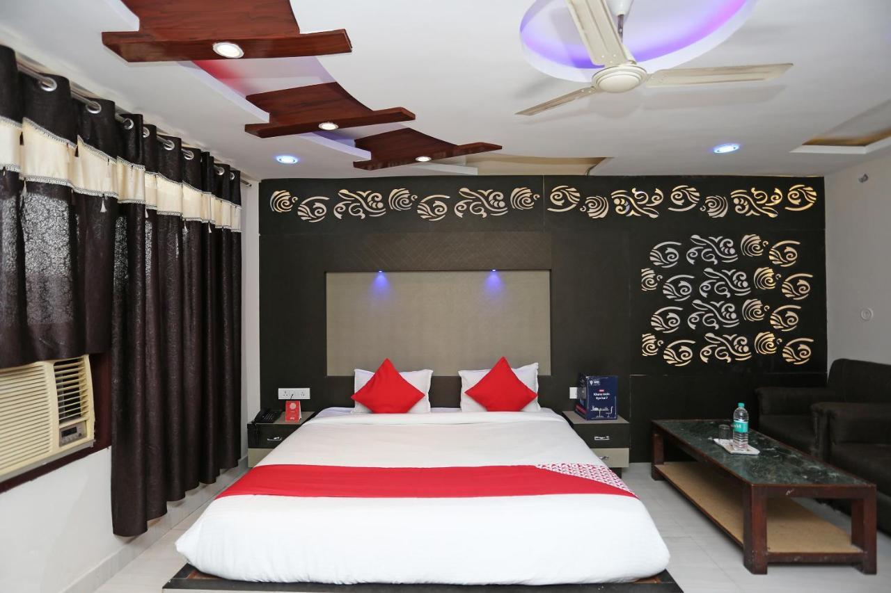 Oyo 4956 Hotel Maharaja Palace Kanpur Dış mekan fotoğraf