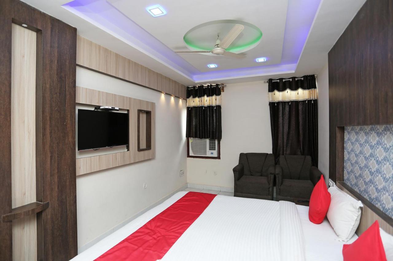 Oyo 4956 Hotel Maharaja Palace Kanpur Dış mekan fotoğraf