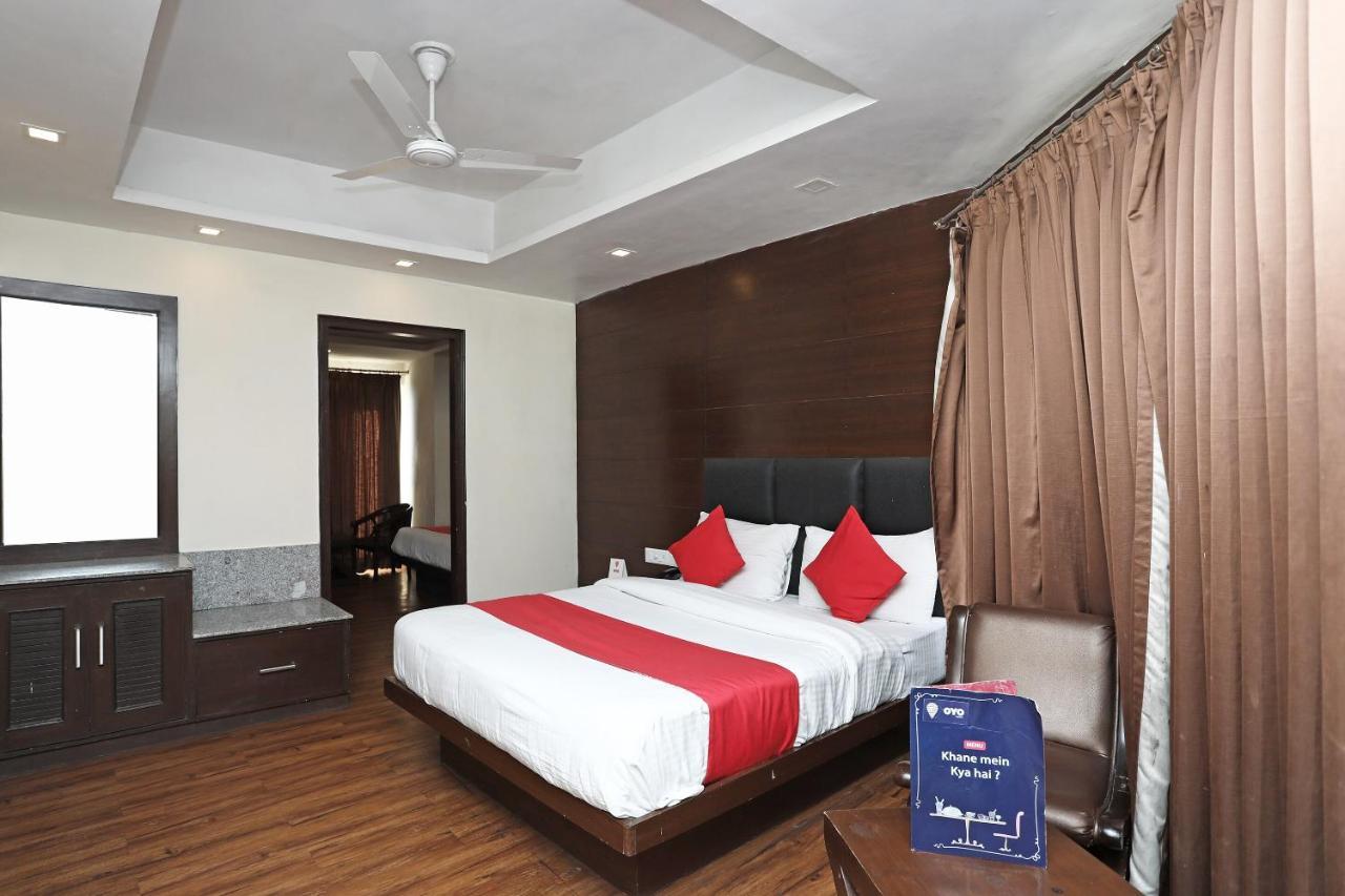 Oyo 4956 Hotel Maharaja Palace Kanpur Dış mekan fotoğraf