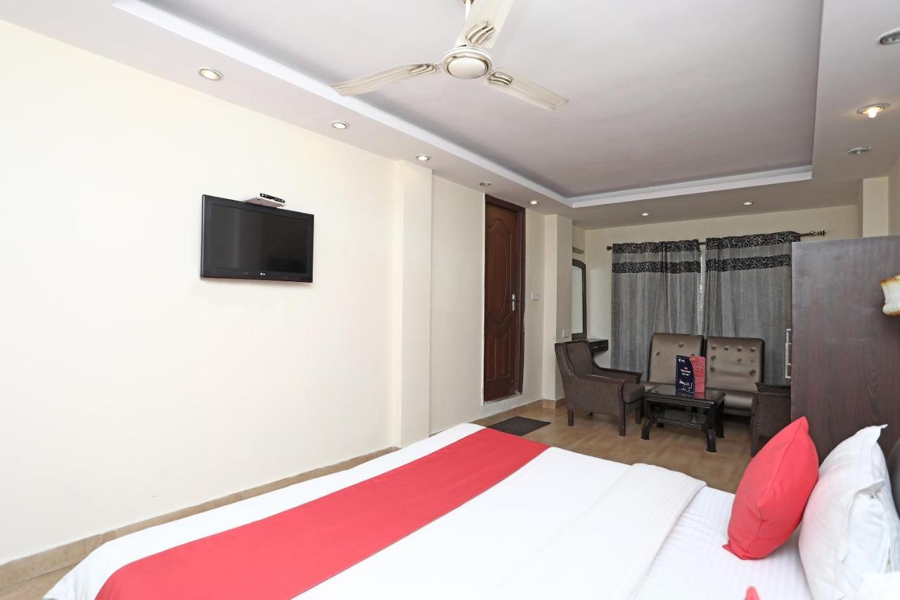 Oyo 4956 Hotel Maharaja Palace Kanpur Dış mekan fotoğraf