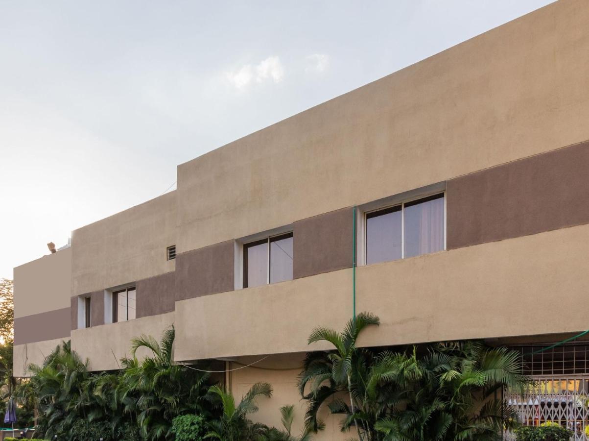 Oyo 4956 Hotel Maharaja Palace Kanpur Dış mekan fotoğraf