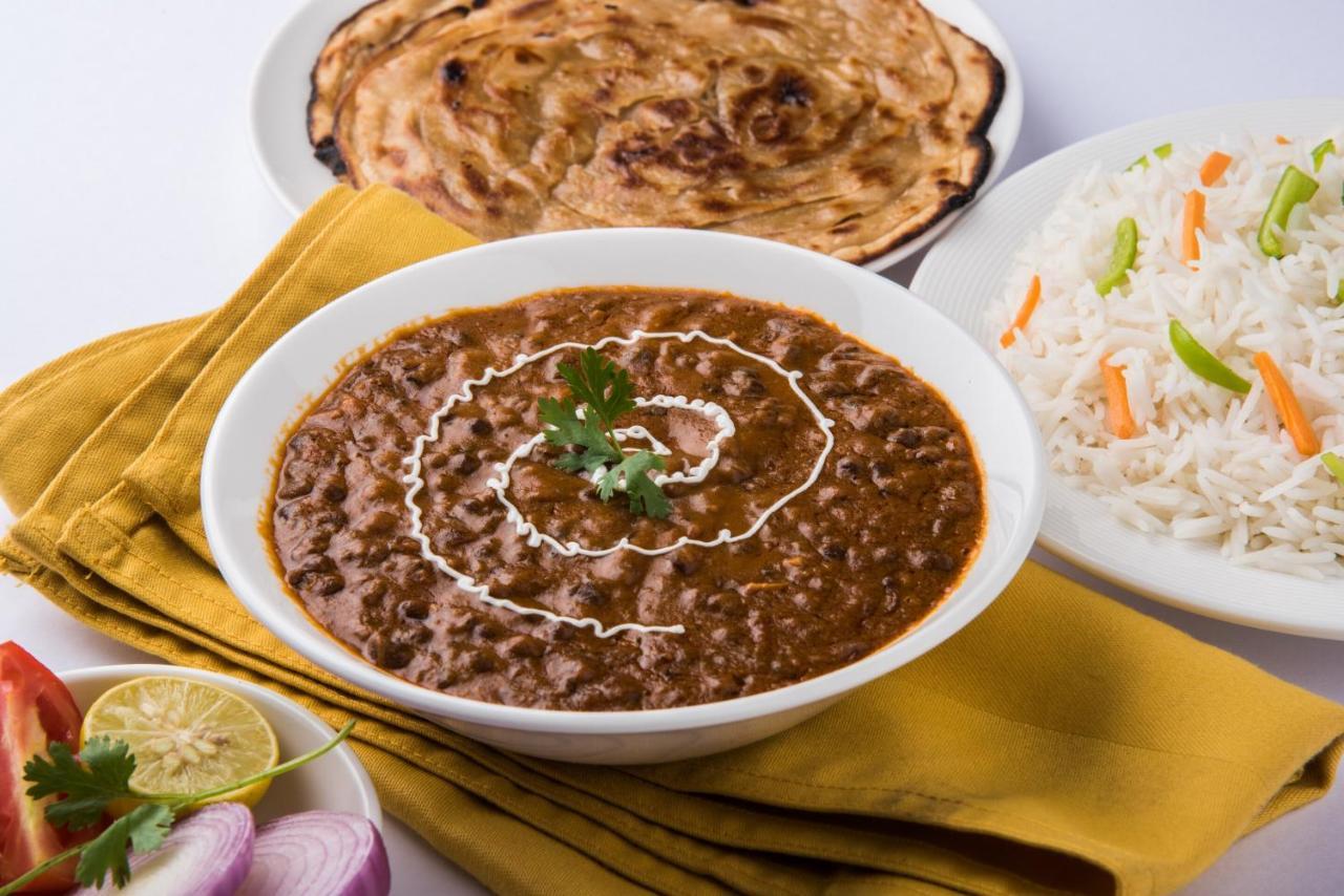 Oyo 4956 Hotel Maharaja Palace Kanpur Dış mekan fotoğraf