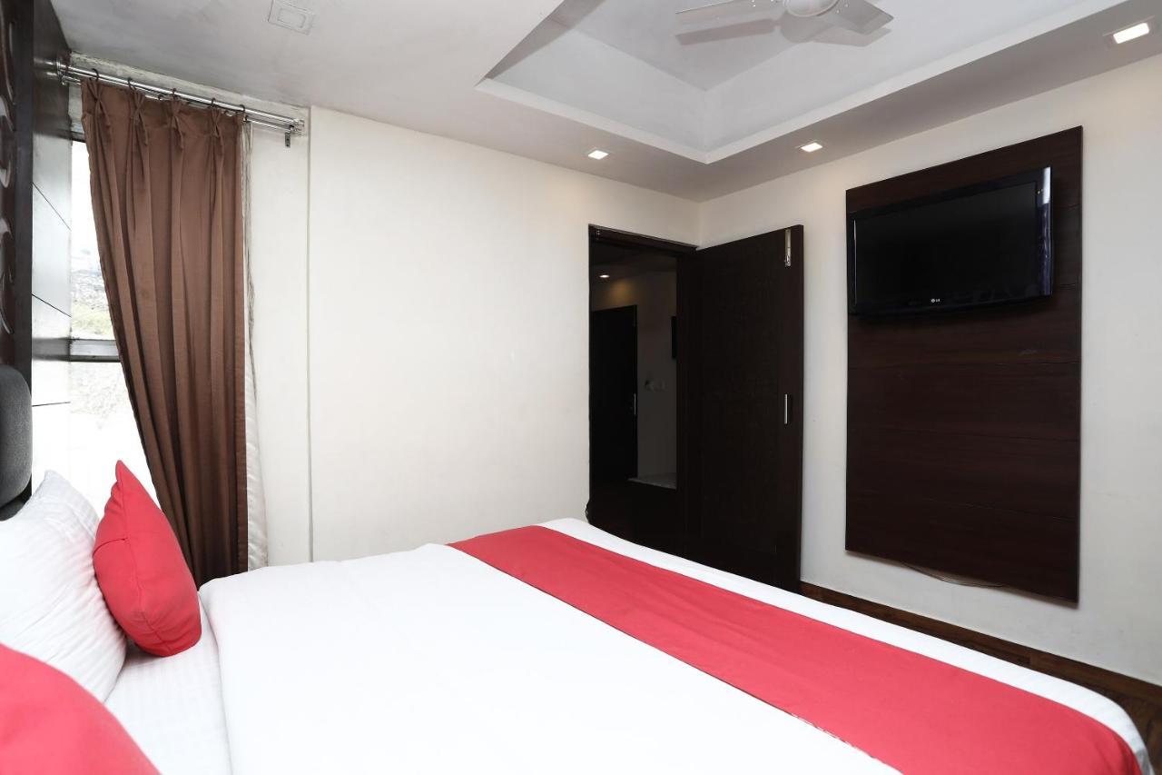 Oyo 4956 Hotel Maharaja Palace Kanpur Dış mekan fotoğraf