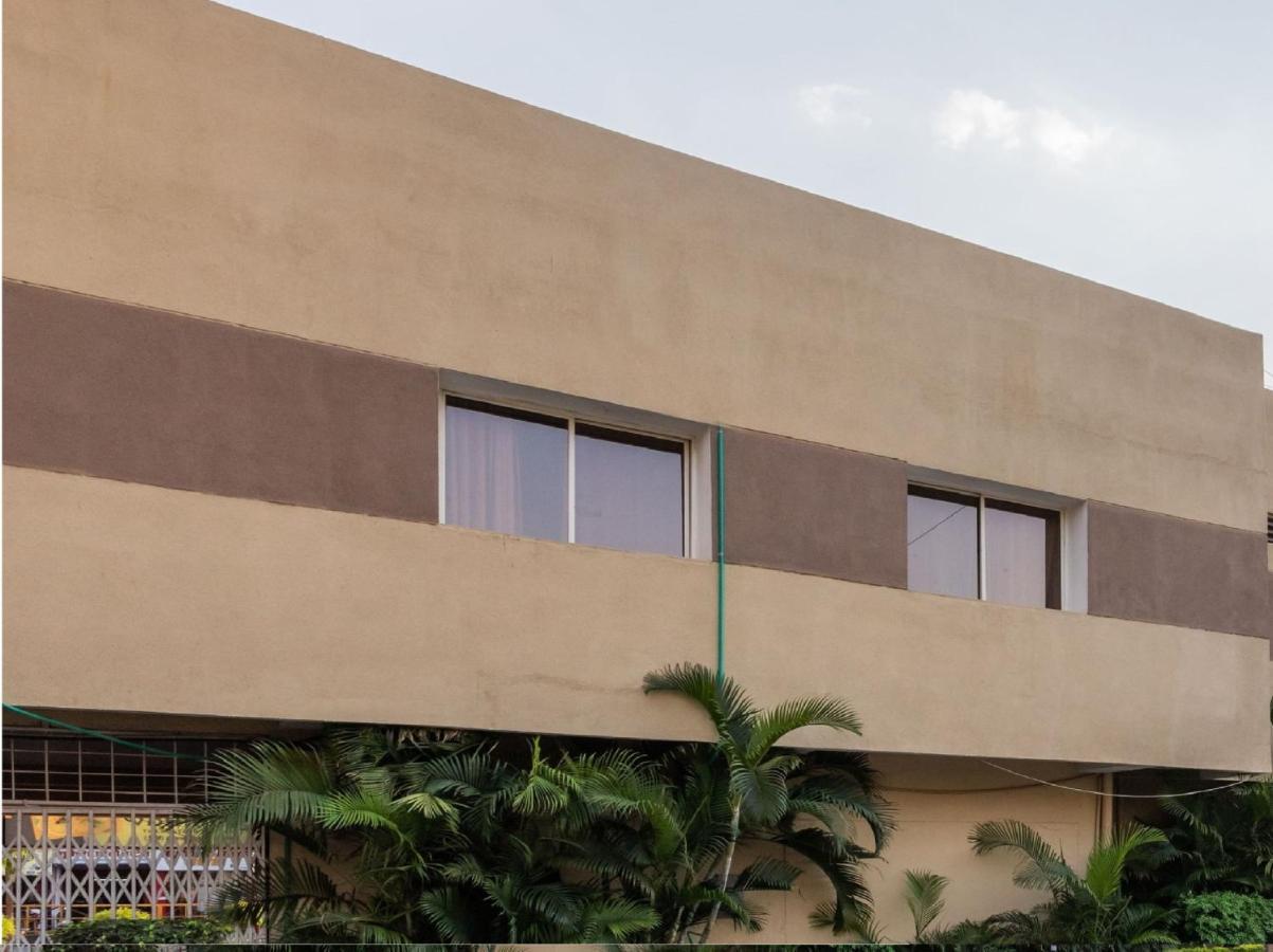 Oyo 4956 Hotel Maharaja Palace Kanpur Dış mekan fotoğraf