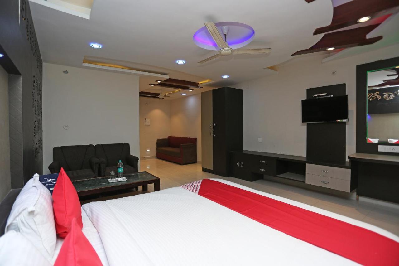 Oyo 4956 Hotel Maharaja Palace Kanpur Dış mekan fotoğraf