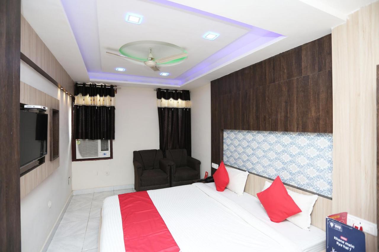 Oyo 4956 Hotel Maharaja Palace Kanpur Dış mekan fotoğraf